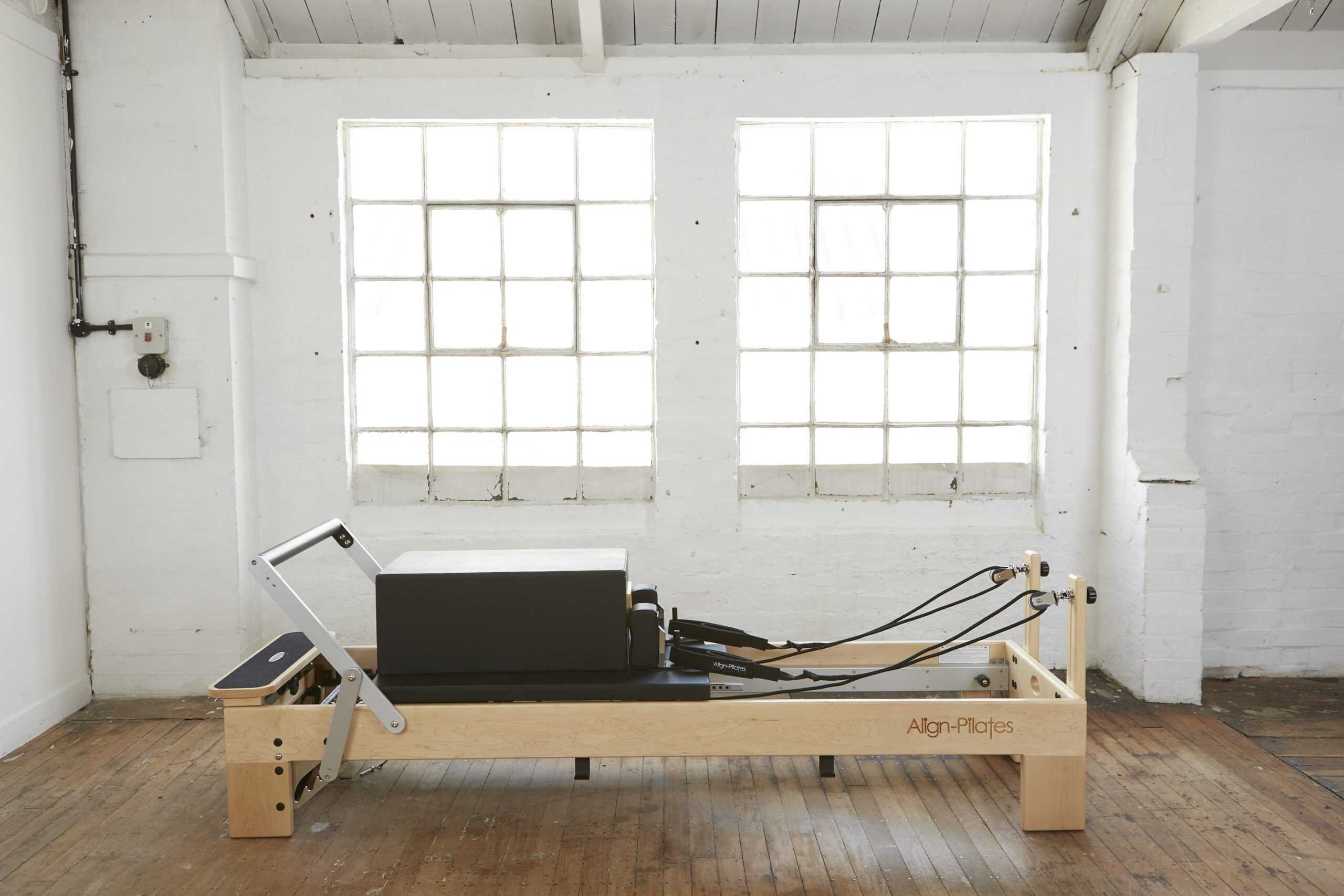 Align Pilates® M8-Pro Maple Wood Reformer Bundle (inc. Sitting Box)