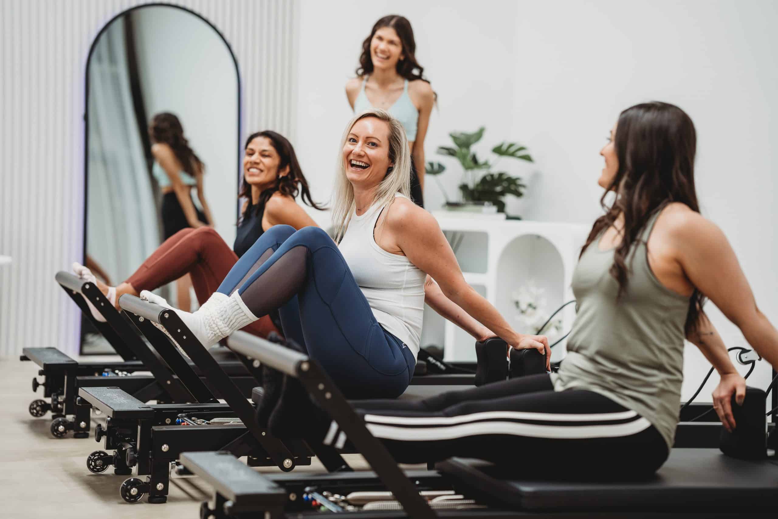 Align Pilates® C8-PRO Studio Pilates Reformer - Noir/Black Bundle