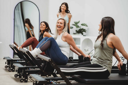 Align Pilates® C8-PRO Studio Pilates Reformer - Noir/Black Bundle