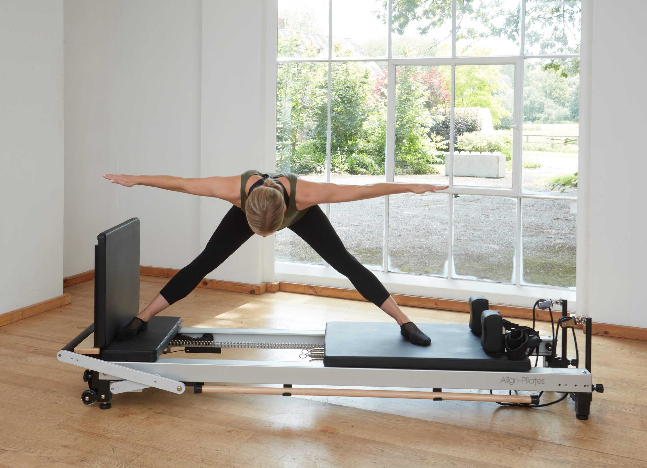 Align Pilates® C8-PRO Studio Pilates Reformer Bundle