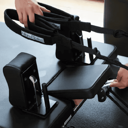 Align Pilates® C8-PRO Studio Pilates Reformer - Noir/Black Bundle
